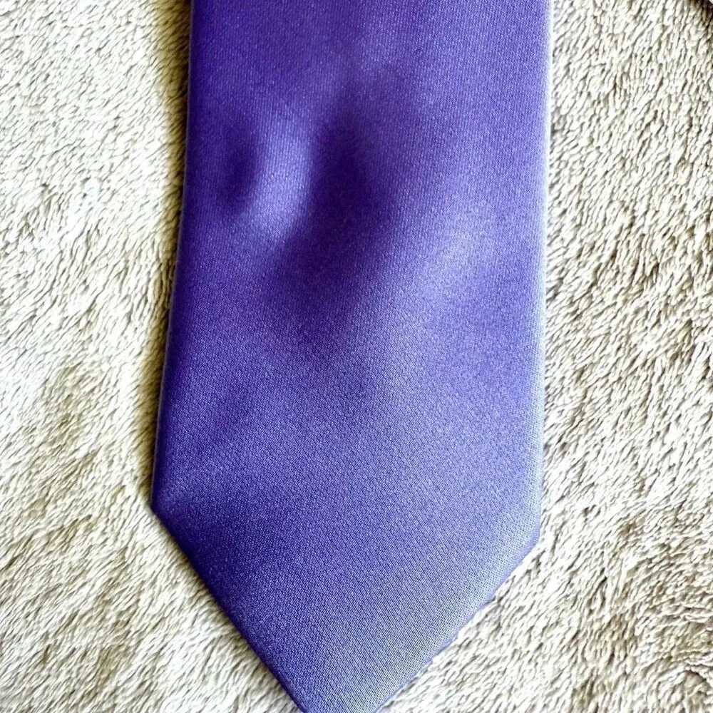 NWT Calvin Klein Boys Lavender Adjustable Zipper Neck Tie